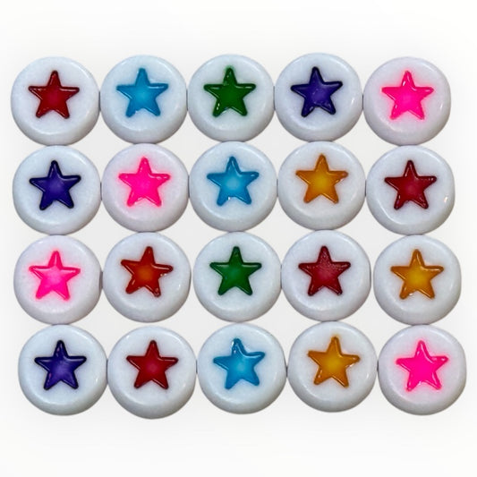 Vita Akrylpärlor med Färgglada Stjärnor – Skapa Magiska Smycken!
