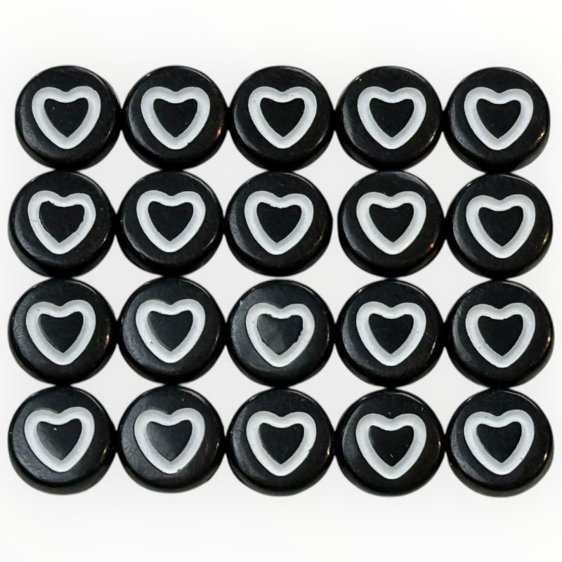 Svarta Akrylpärlor med Vita Hjärtan - Perfekta för Smyckestillverkning och DIY-projekt!